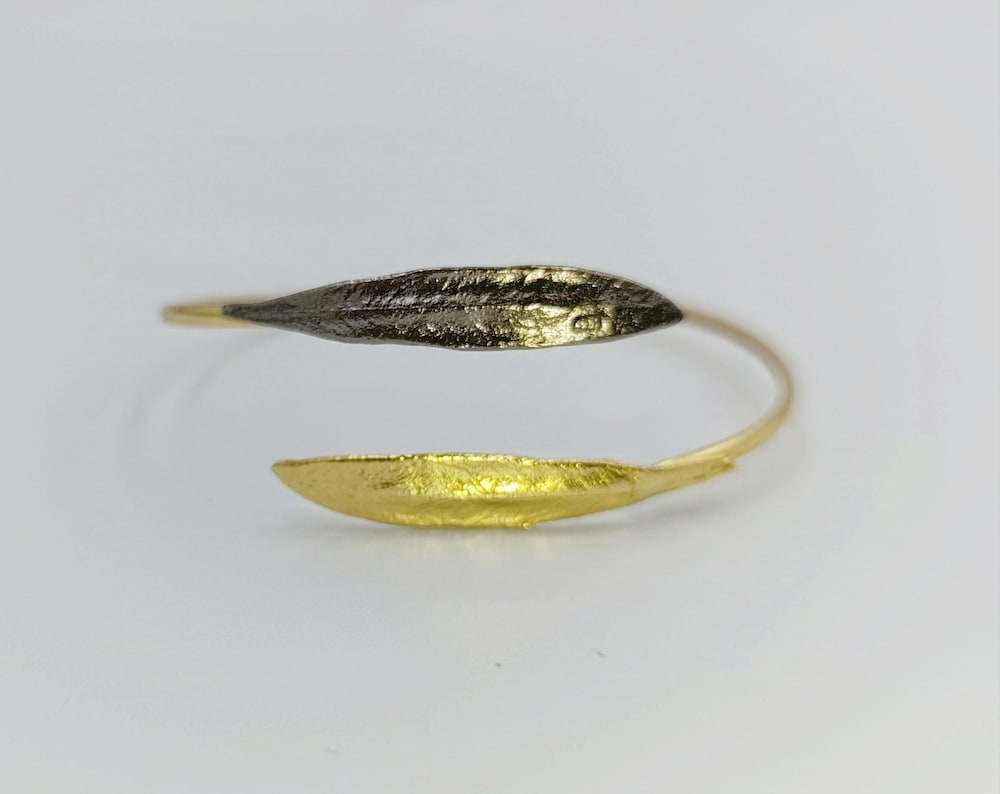 Minimalist Botanical jewellery.Olive leaves cuff Bracelet, 14k Gold plated and Black plated on recycled sterling silver 925.