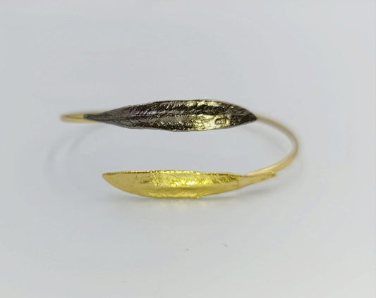 Minimalist Botanical jewellery.Olive leaves cuff Bracelet, 14k Gold plated and Black plated on recycled sterling silver 925.