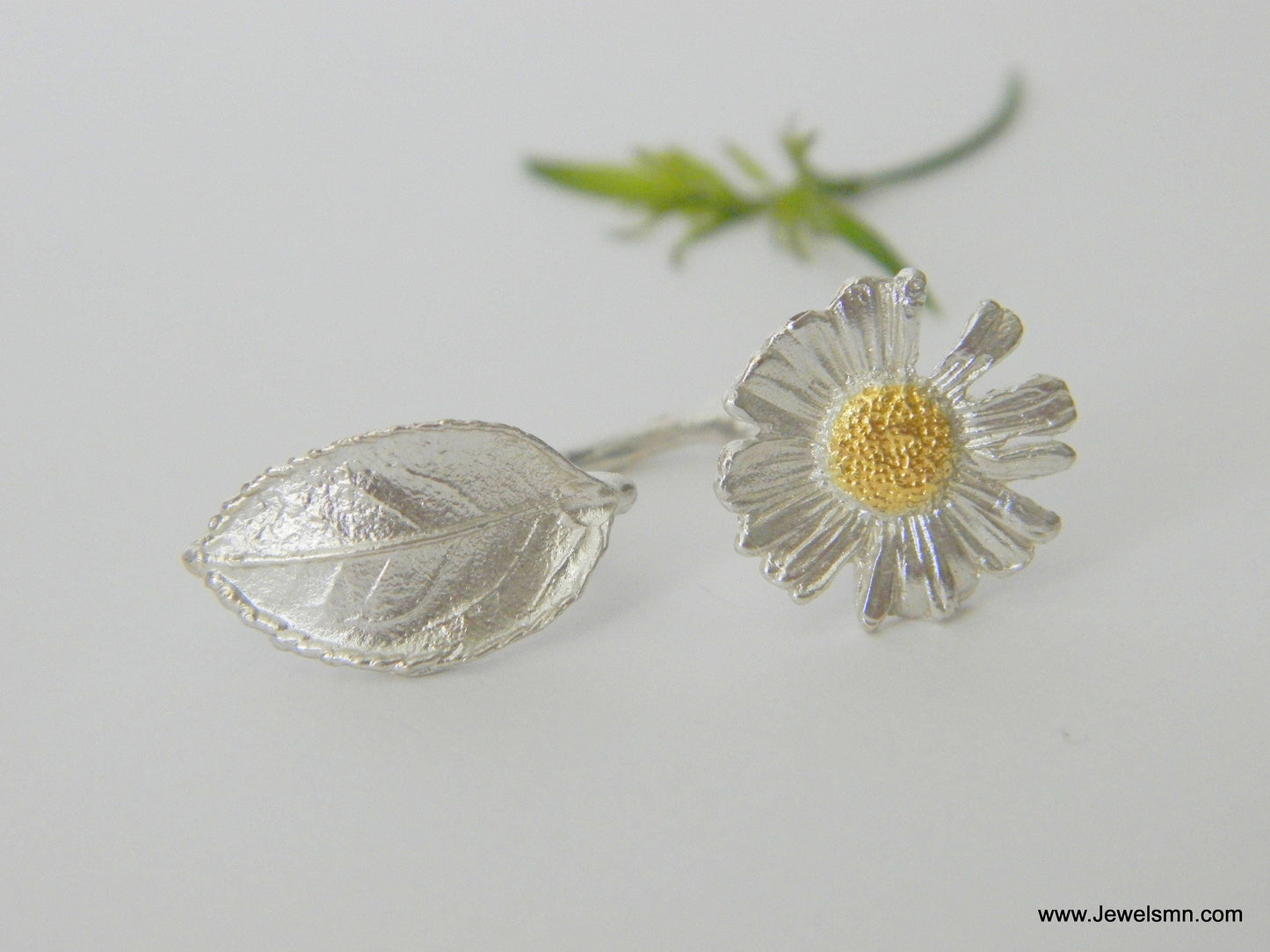 Daisy flower Adjustable ring Twig with branch and Rose tree leaf in Sterling Silver and Gold. By Mother Nature