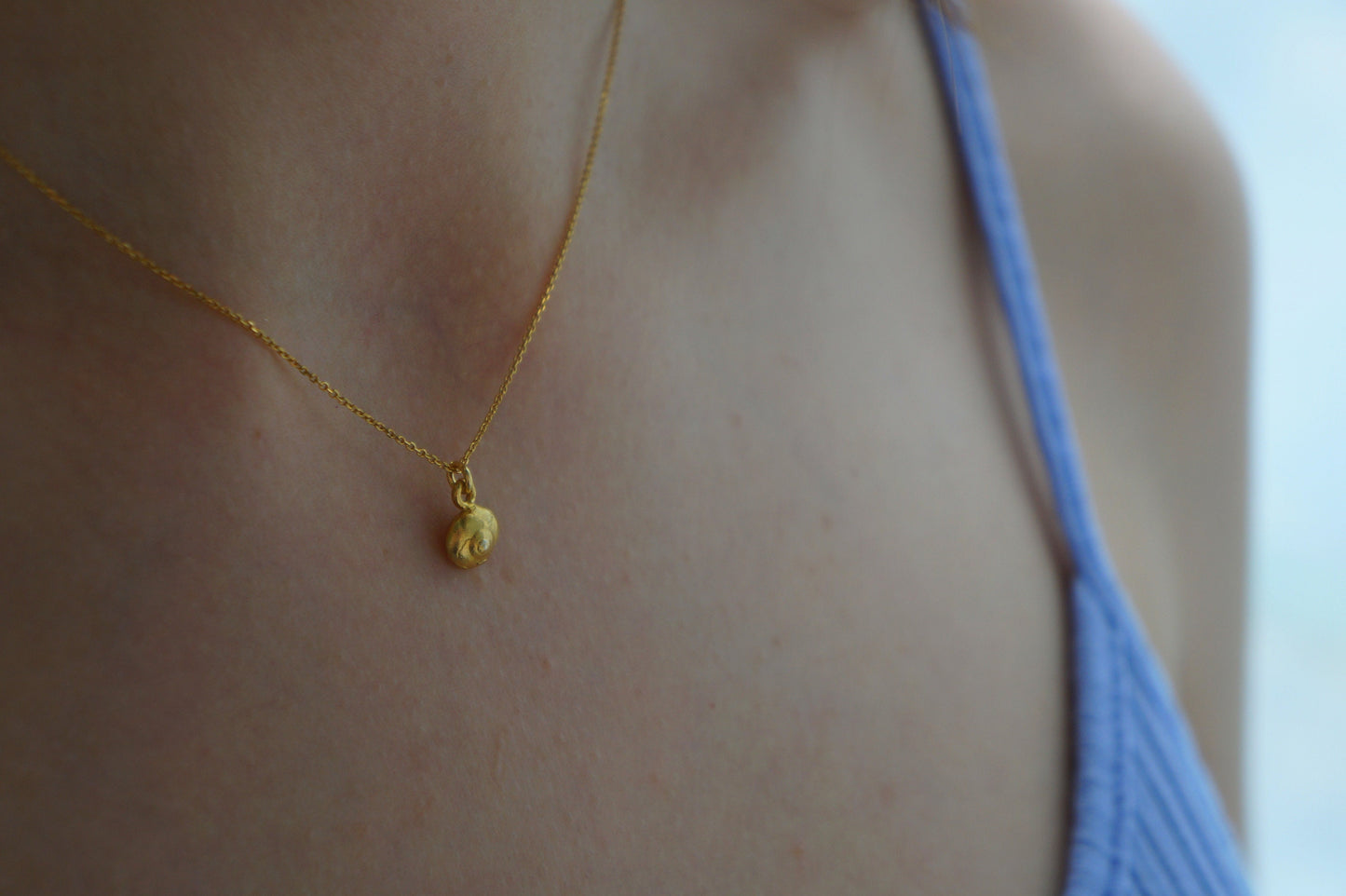 Dainty minimal Sea Shell chain Necklace on Goldplated Sterling silver.