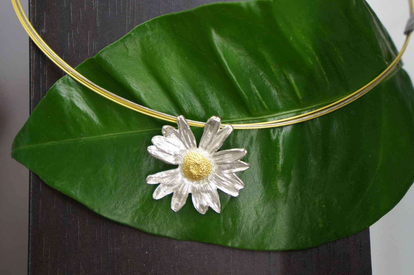 Flower necklace for women. Sterling silver Daisy pendant necklace. Multi Strand Cable botanic Necklace