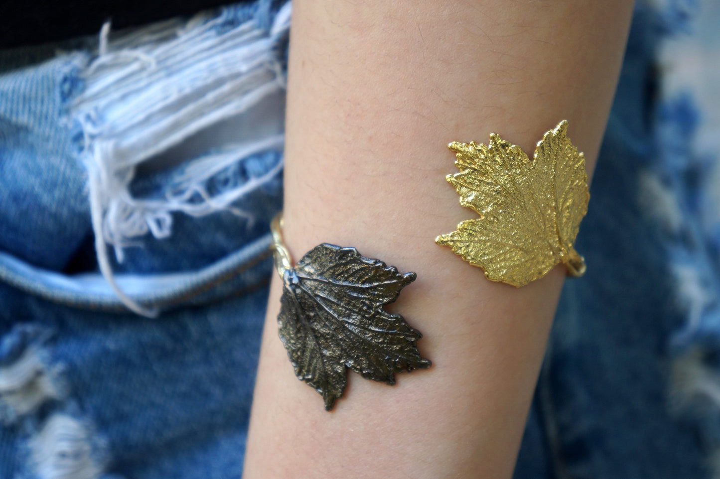 Adjustable Leaf cuff Bracelet made of sterling recycled silver 925. Boule de Neige symbolize memory, prosperity and beauty