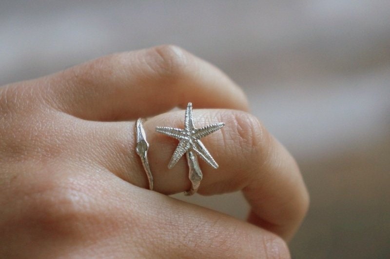 Adjustable Starfish sterling silver ring, Summer inspired Silver jewelry, Beach Wedding Accessories, Rings for Womenbirth flower jewelry