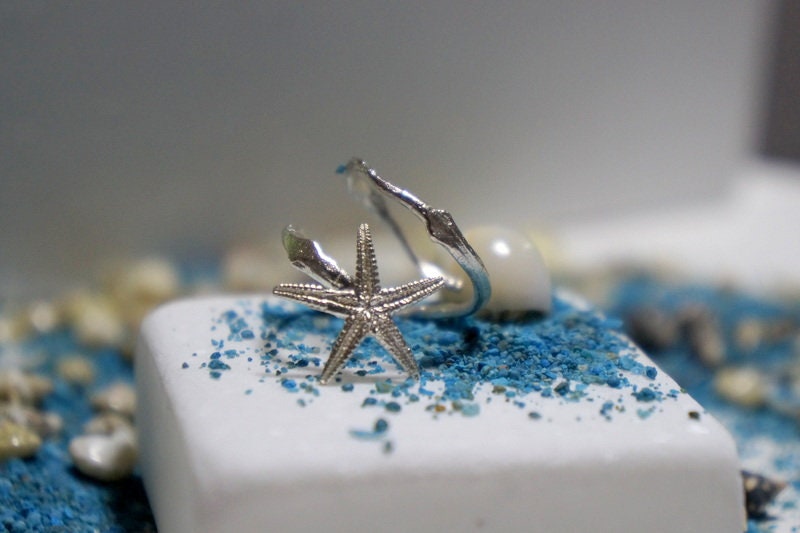 Adjustable Starfish sterling silver ring, Summer inspired Silver jewelry, Beach Wedding Accessories, Rings for Womenbirth flower jewelry