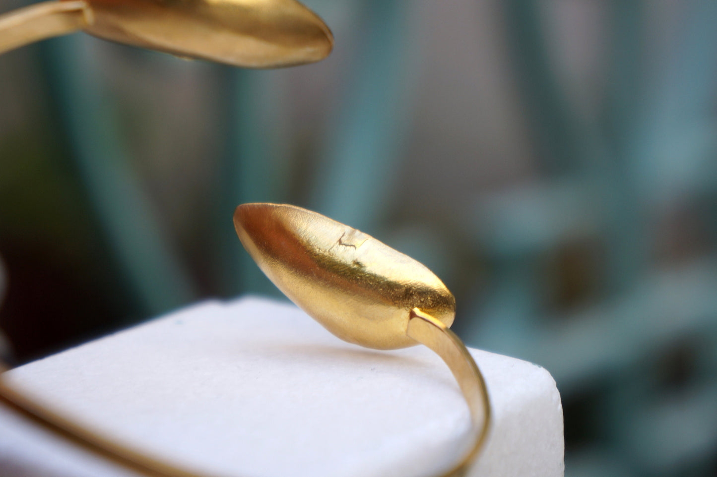 Arm cuff Gold plated Mussel Shells Bracelet, Clam Bangle Bracelet for Women.