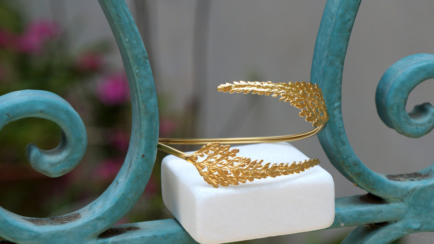 Fern Leaf cuff Bracelet 18k Gold plated on sterling recycled silver 925. Eco Vegan bracelet by Mother Nature Jewelry