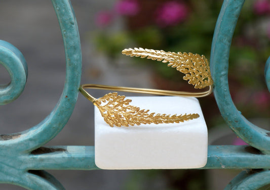 Fern Leaf cuff Bracelet 18k Gold plated on sterling recycled silver 925. Eco Vegan bracelet by Mother Nature Jewelry