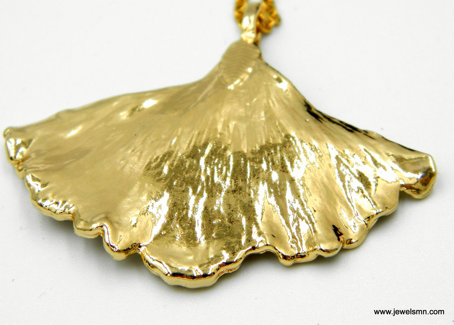 Gingko leaf Pendant necklace 18K gold dipped Brass leaf. Real Ginkgo Biliba Plant gold leaves Natural jewelry woodland wedding Chain Pedant