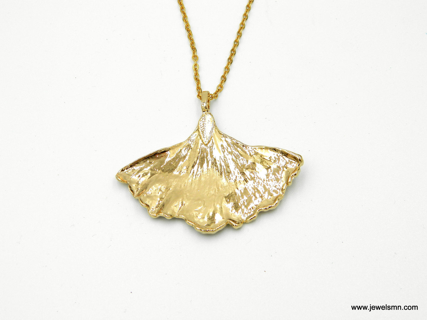 Gingko leaf Pendant necklace 18K gold dipped Brass leaf. Real Ginkgo Biliba Plant gold leaves Natural jewelry woodland wedding Chain Pedant