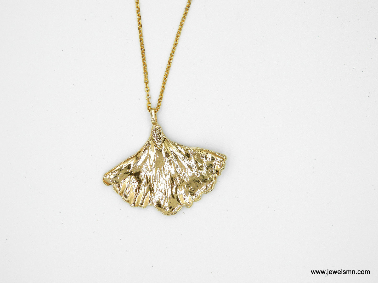 Gingko leaf Pendant necklace 18K gold dipped Brass leaf. Real Ginkgo Biliba Plant gold leaves Natural jewelry woodland wedding Chain Pedant