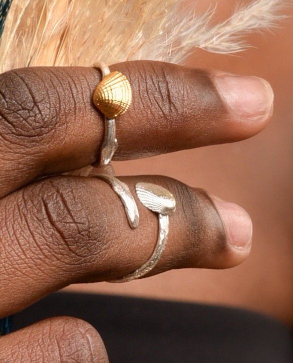 Adjustable Midi or toe Ring made of twig and a tiny clam, in recycled sterling silver and gold plate.Symbol of evolution and protection